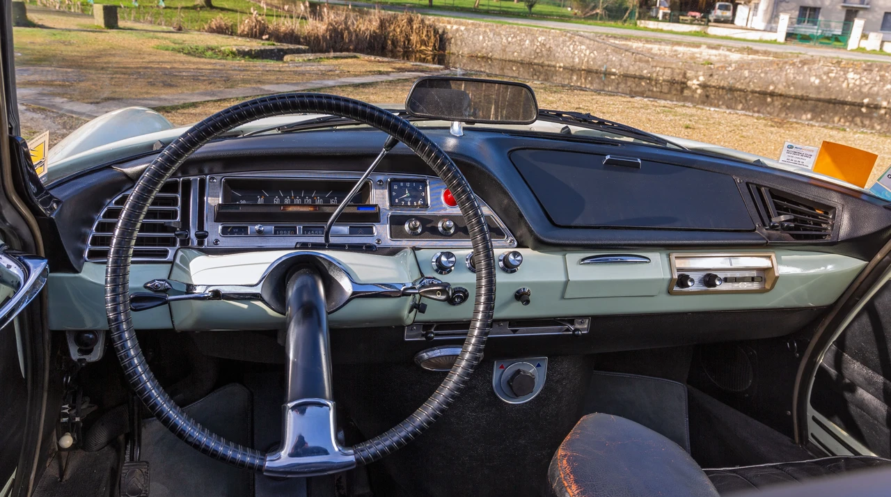 1963 Citroen DS19 - Image 15 of 30