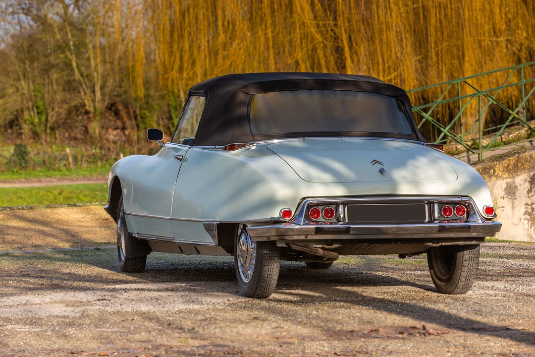 1963 Citroen DS19 - Image 9 of 30