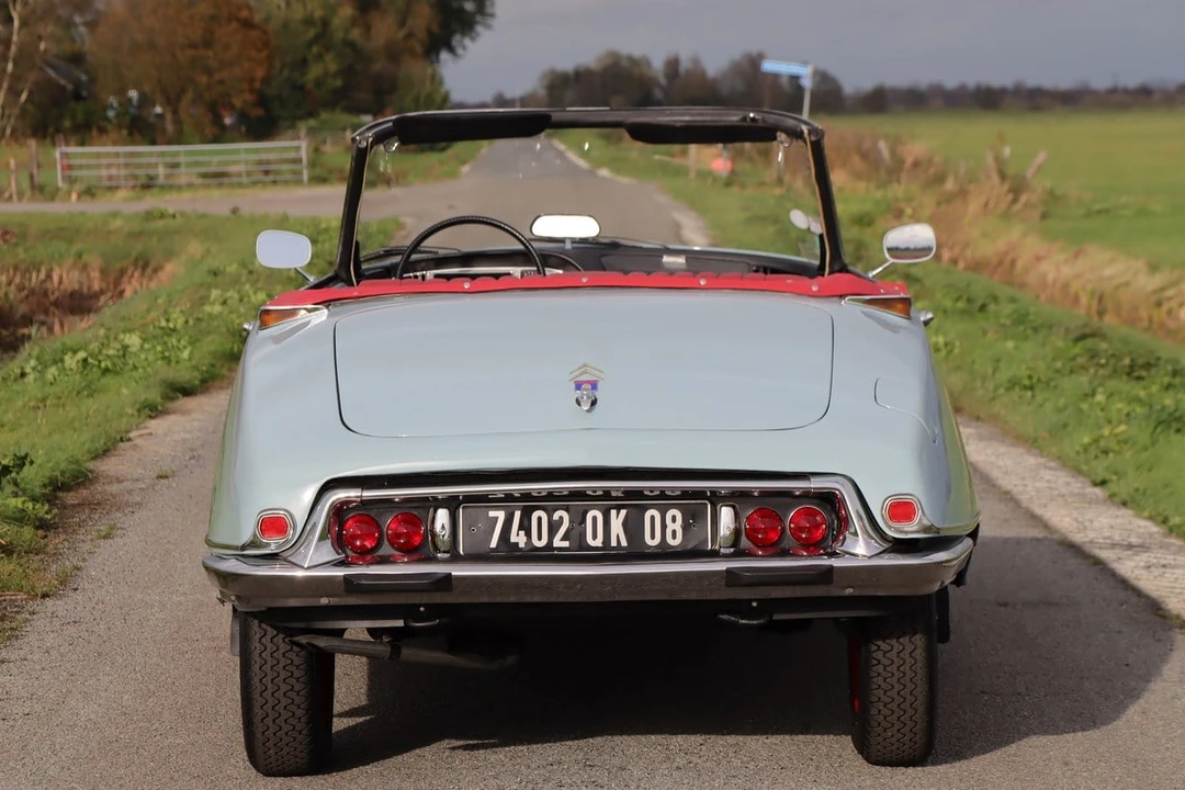 1963 Citroen DS19 - Image 10 of 30