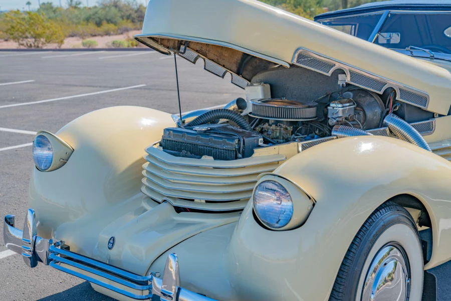 1963 Cord 810 & 812 - Image 15 of 31