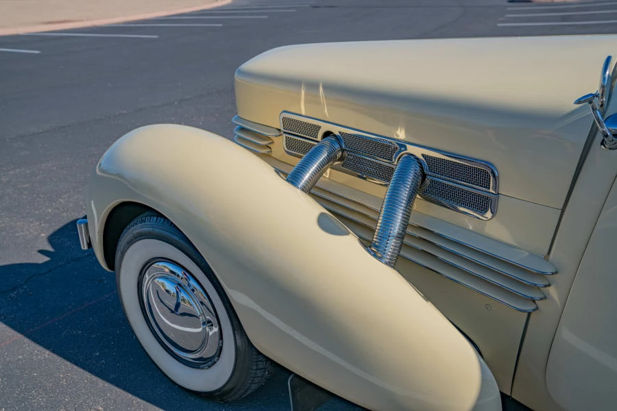 1963 Cord 810 & 812 - Image 19 of 31