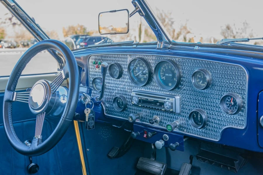1963 Cord 810 & 812 - Image 20 of 31