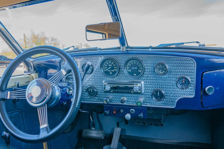 1963 Cord 810 & 812 - Image 24 of 31