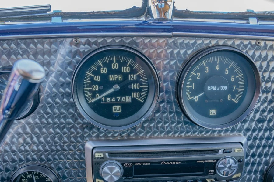 1963 Cord 810 & 812 - Image 25 of 31