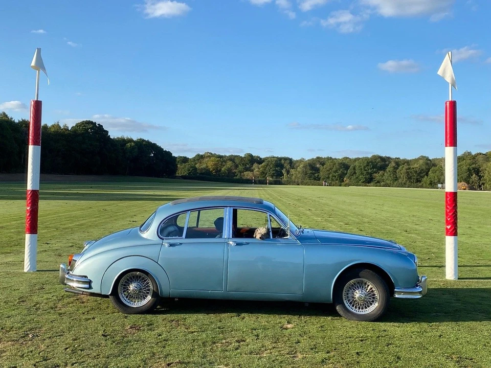 1963 Daimler - Image 5 of 9