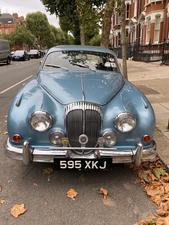 1963 Daimler - Image 2 of 9