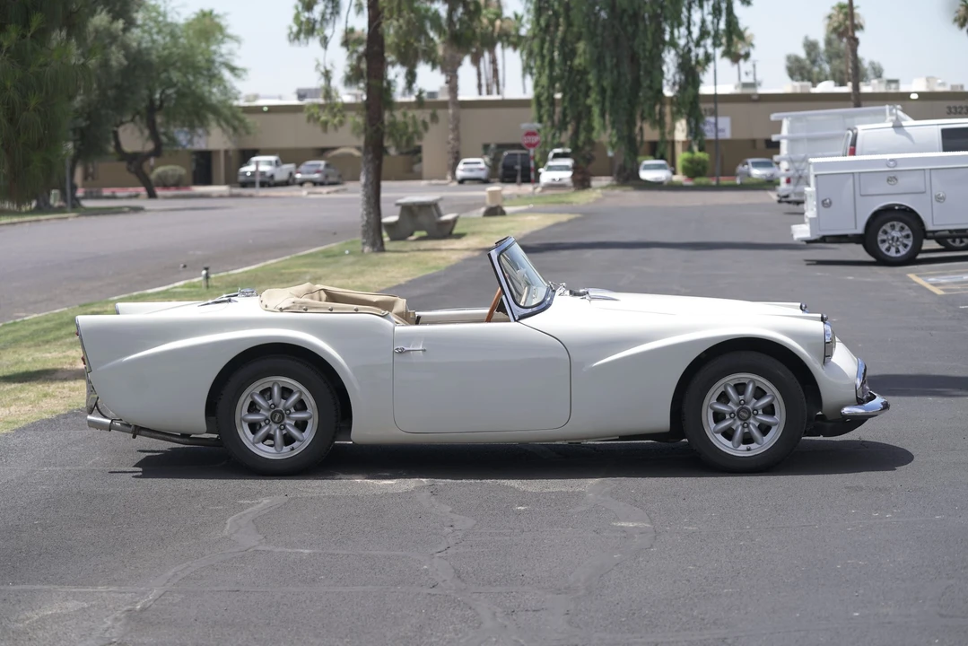 1963 Daimler SP250 - Image 11 of 31