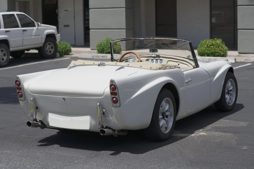 1963 Daimler SP250 - Image 10 of 31