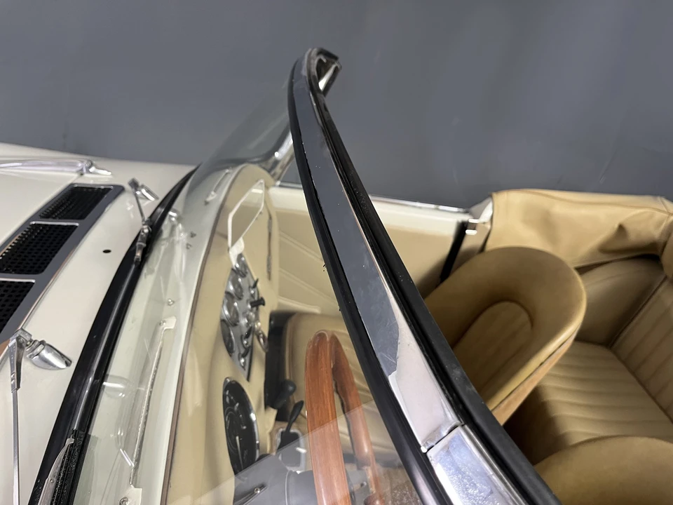 1963 Daimler SP250 - Image 27 of 31