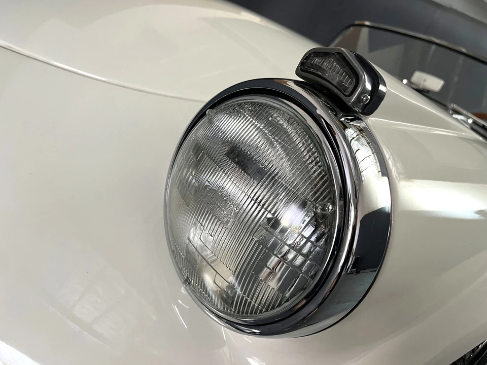1963 Daimler SP250 - Image 22 of 31