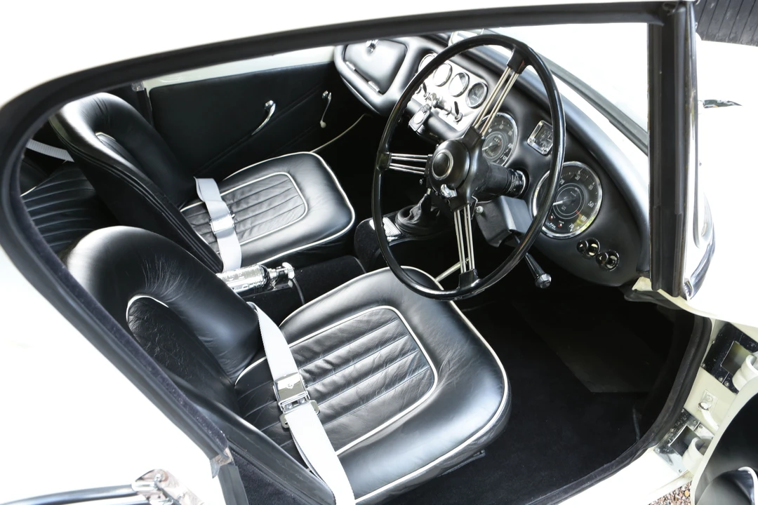 1963 Daimler SP250 - Image 16 of 29