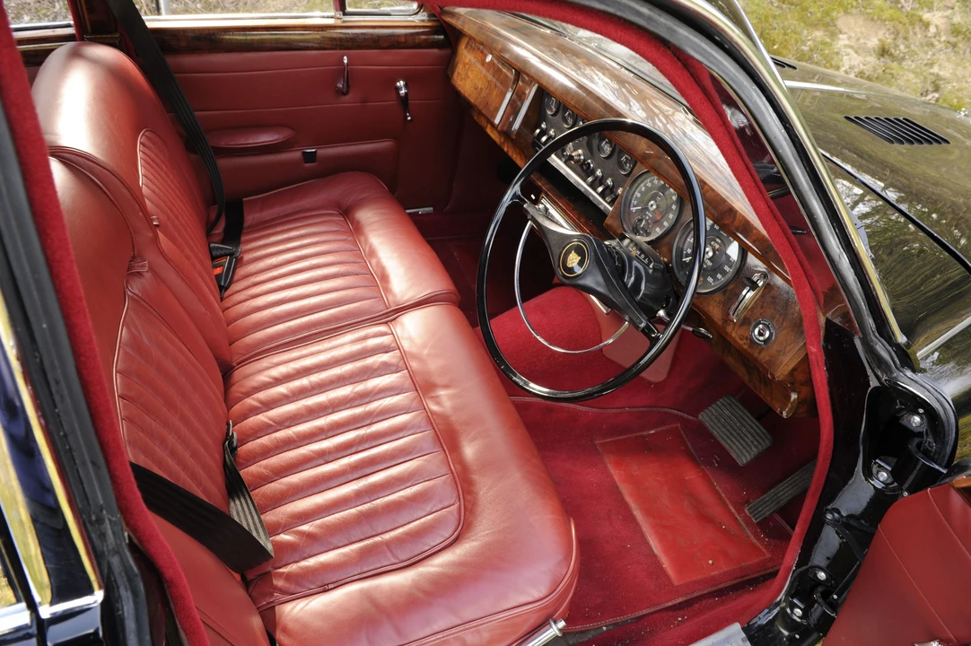 1963 Daimler - Image 5 of 7