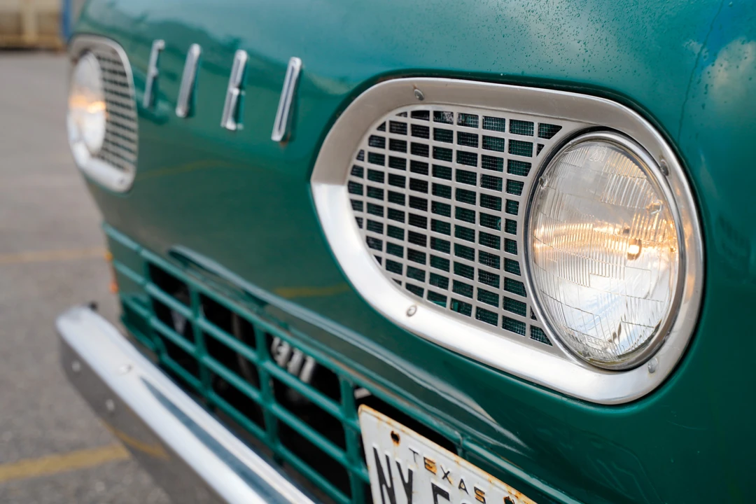 1963 Ford Econoline Van - Image 30 of 31