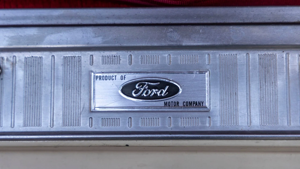 Ford Falcon 1st Gen - Image 26 of 31