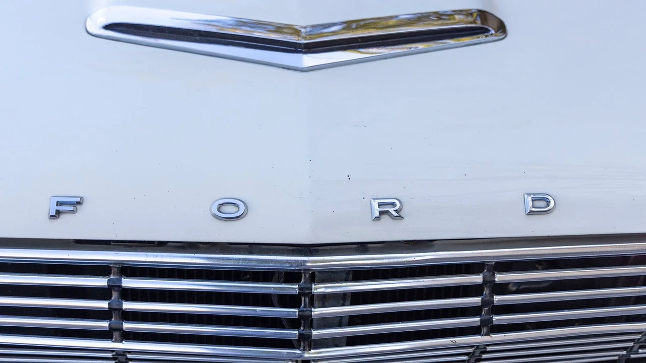 Ford Falcon 1st Gen - Image 17 of 31