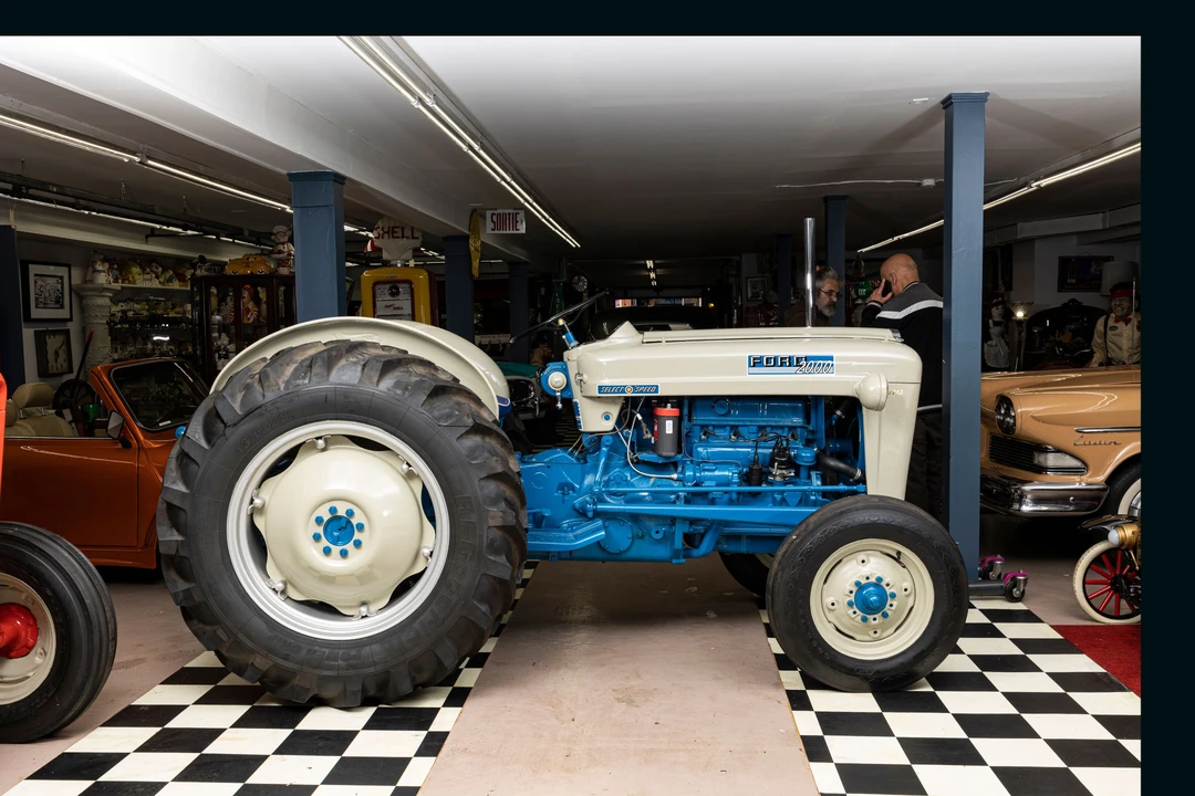 1963 Ford Tractor - Image 8 of 12