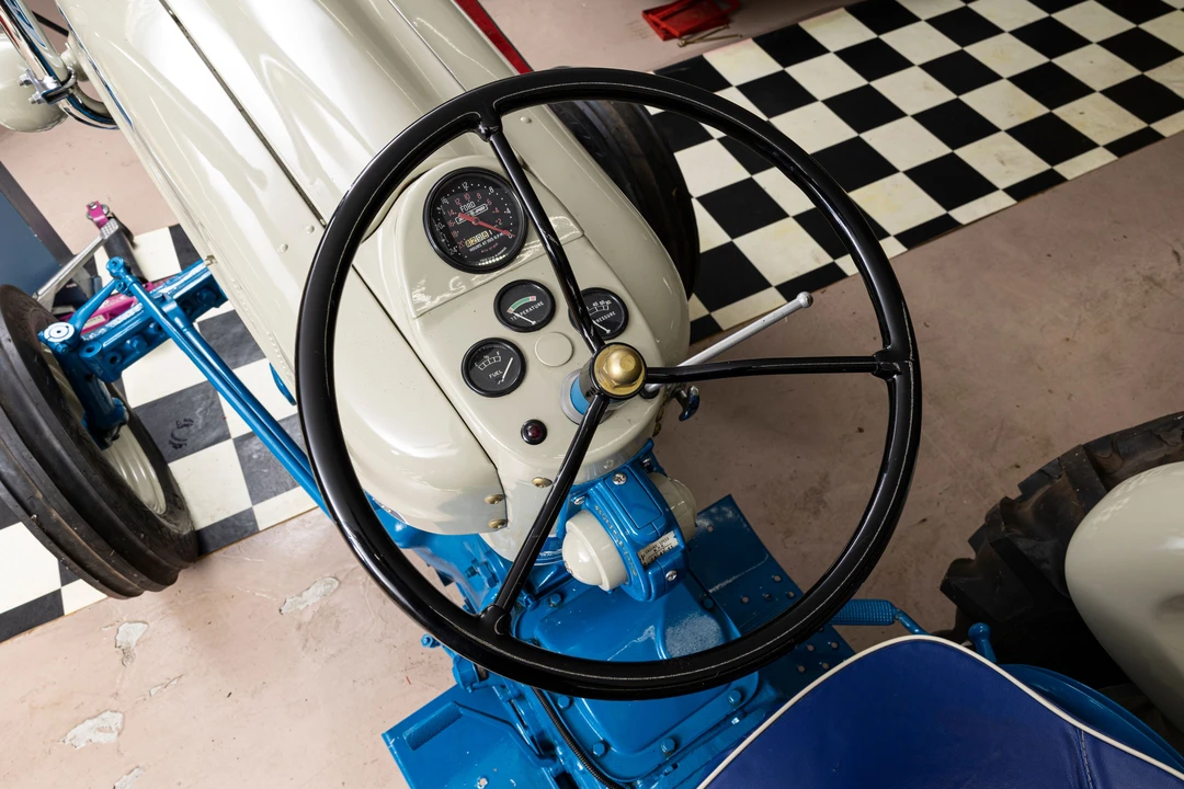 1963 Ford Tractor - Image 10 of 12