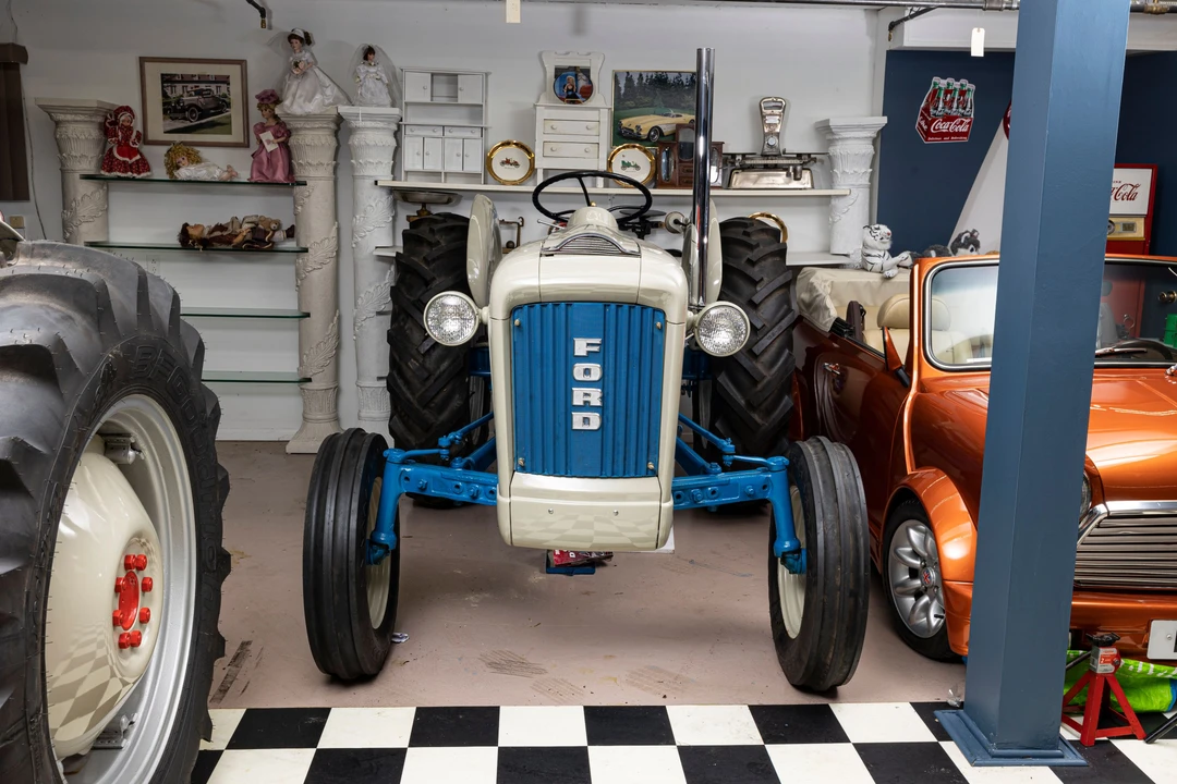 1963 Ford Tractor - Image 9 of 12
