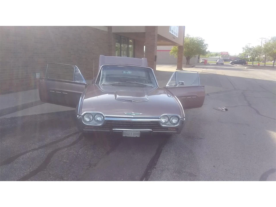 1963 Ford Thunderbird 3rd Gen - Image 10 of 31