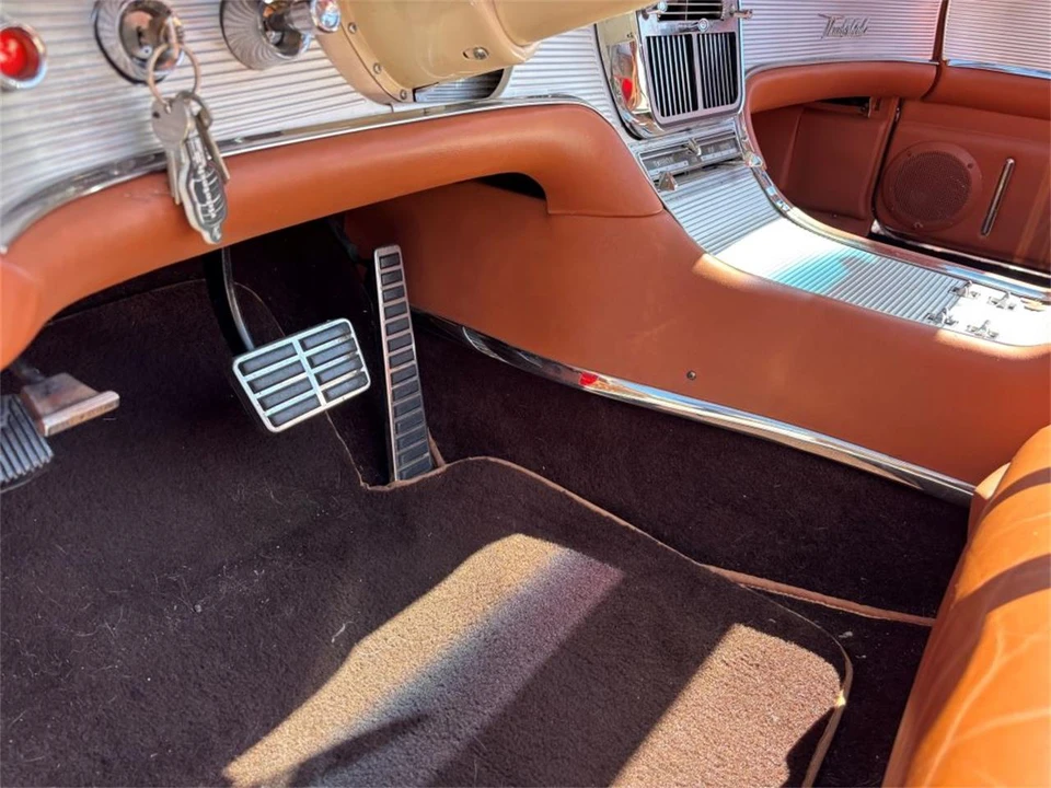 1963 Ford Thunderbird 3rd Gen - Image 11 of 21