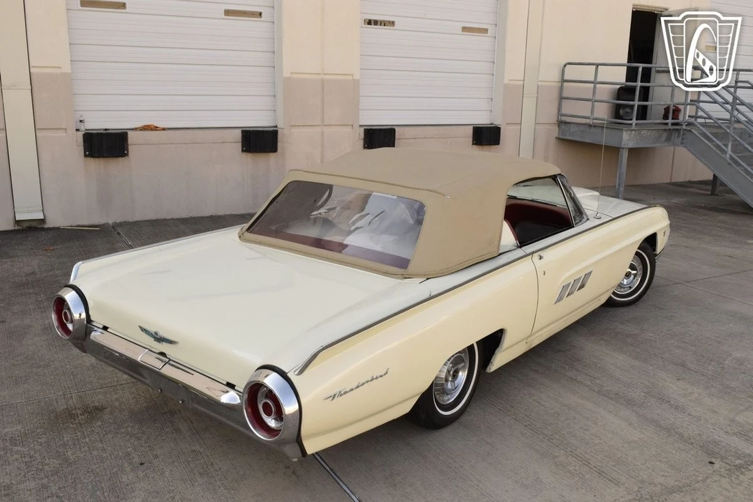 1963 Ford Thunderbird 3rd Gen - Image 15 of 31