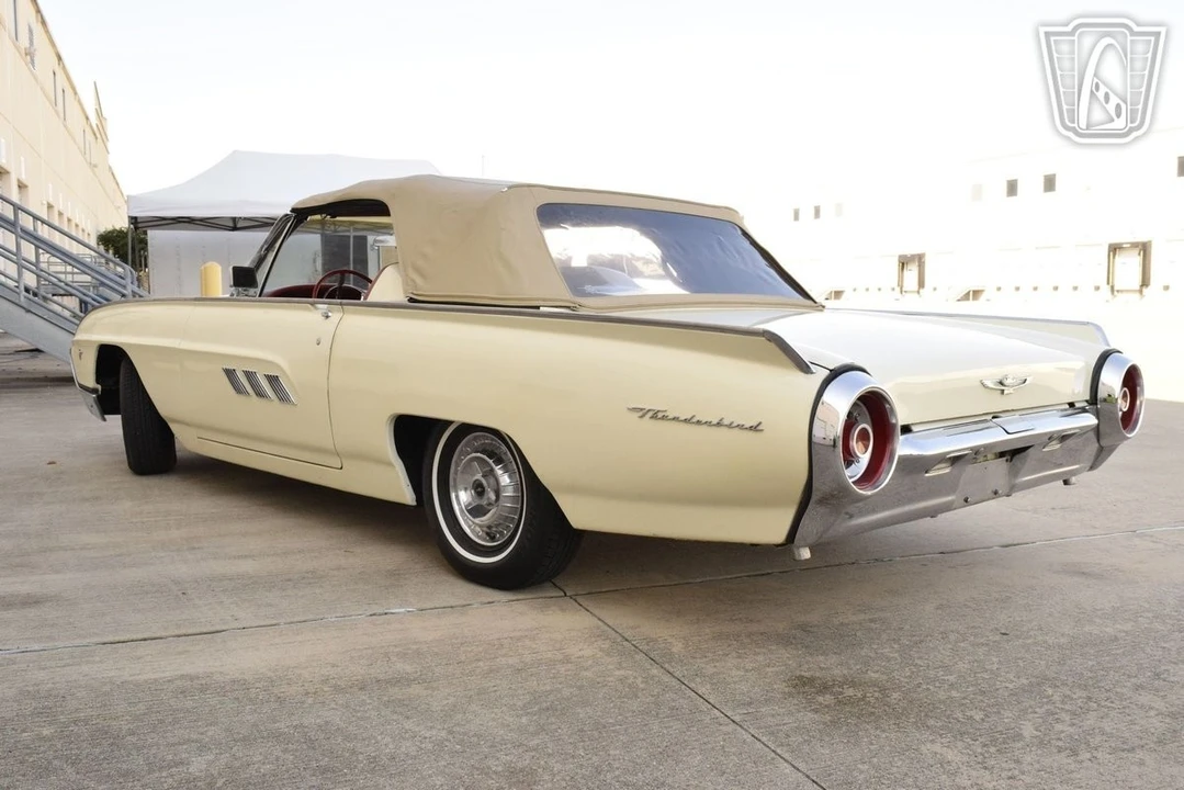 1963 Ford Thunderbird 3rd Gen - Image 11 of 31