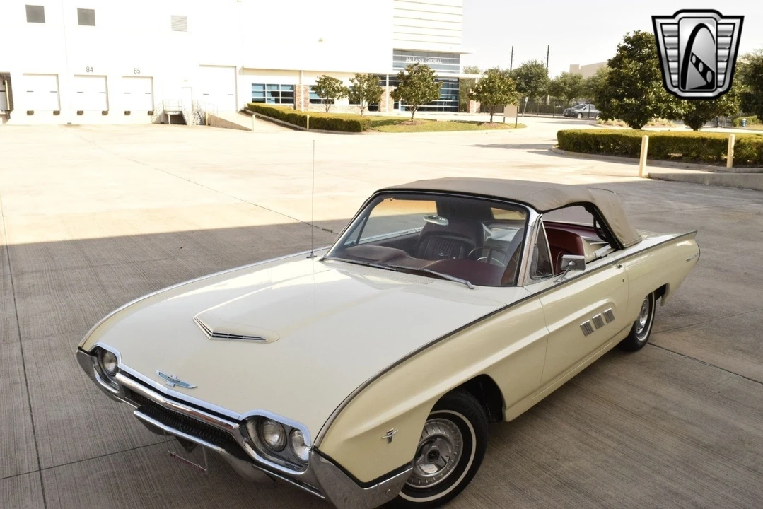 1963 Ford Thunderbird 3rd Gen - Image 9 of 12