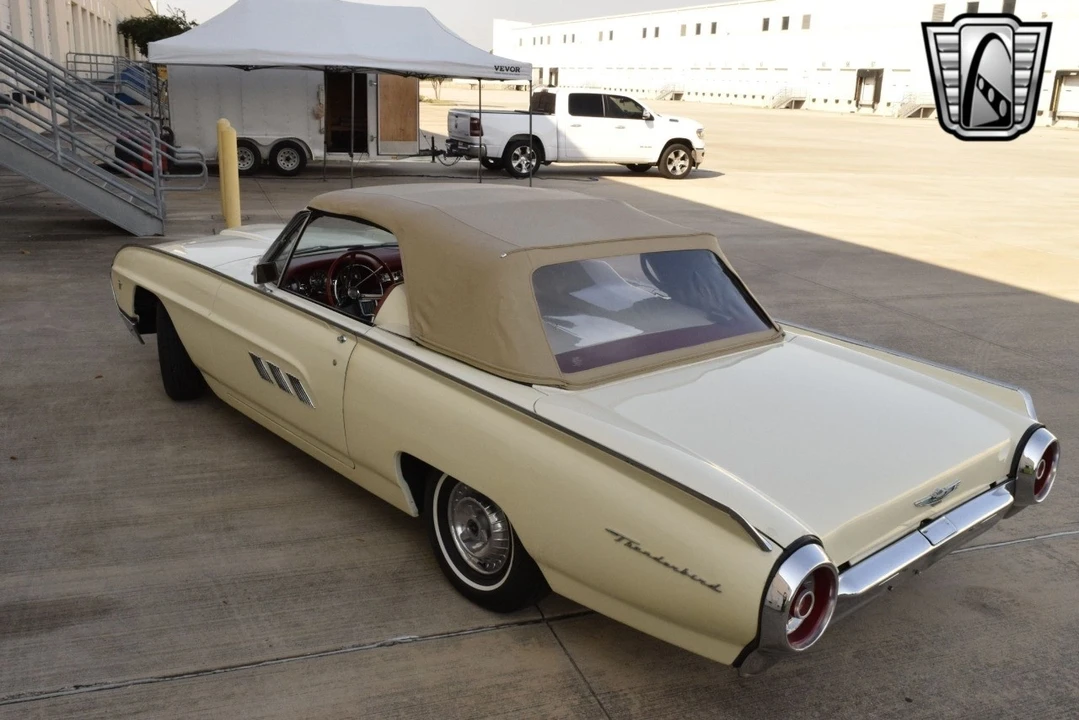 1963 Ford Thunderbird 3rd Gen - Image 4 of 12