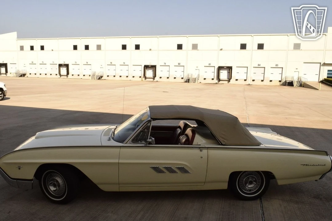1963 Ford Thunderbird 3rd Gen - Image 4 of 12