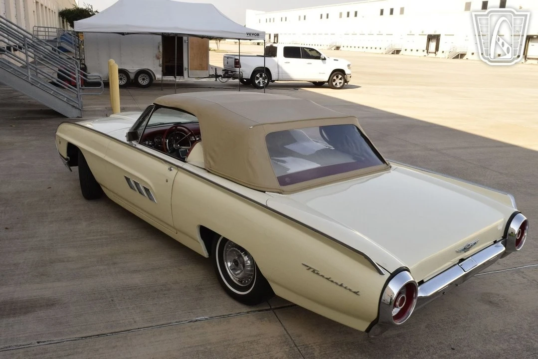 1963 Ford Thunderbird 3rd Gen - Image 9 of 12
