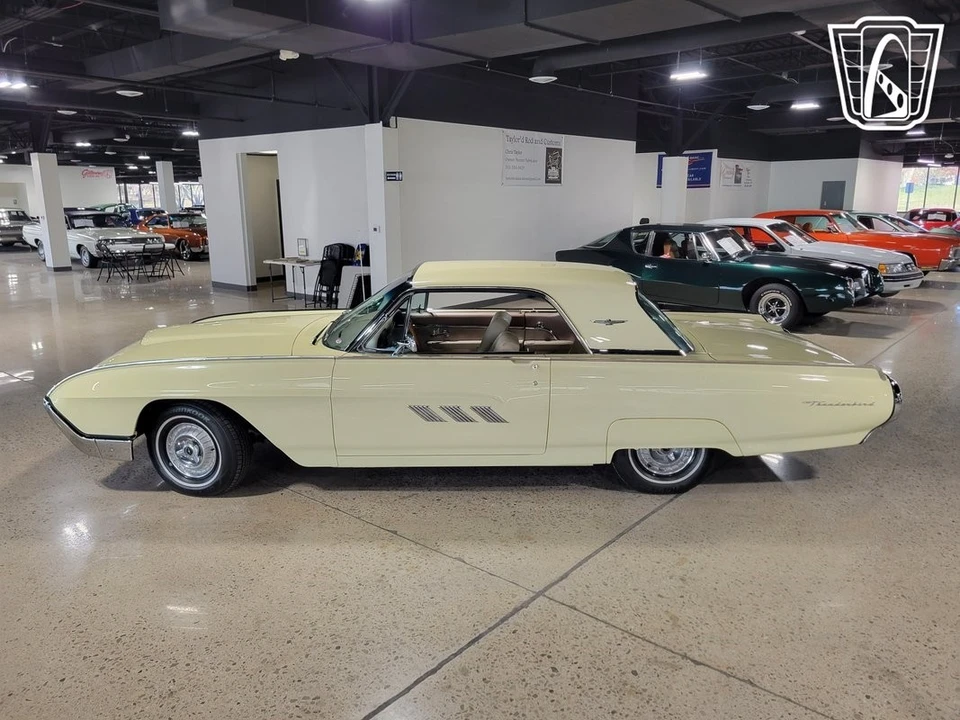 1963 Ford Thunderbird 3rd Gen - Image 9 of 21