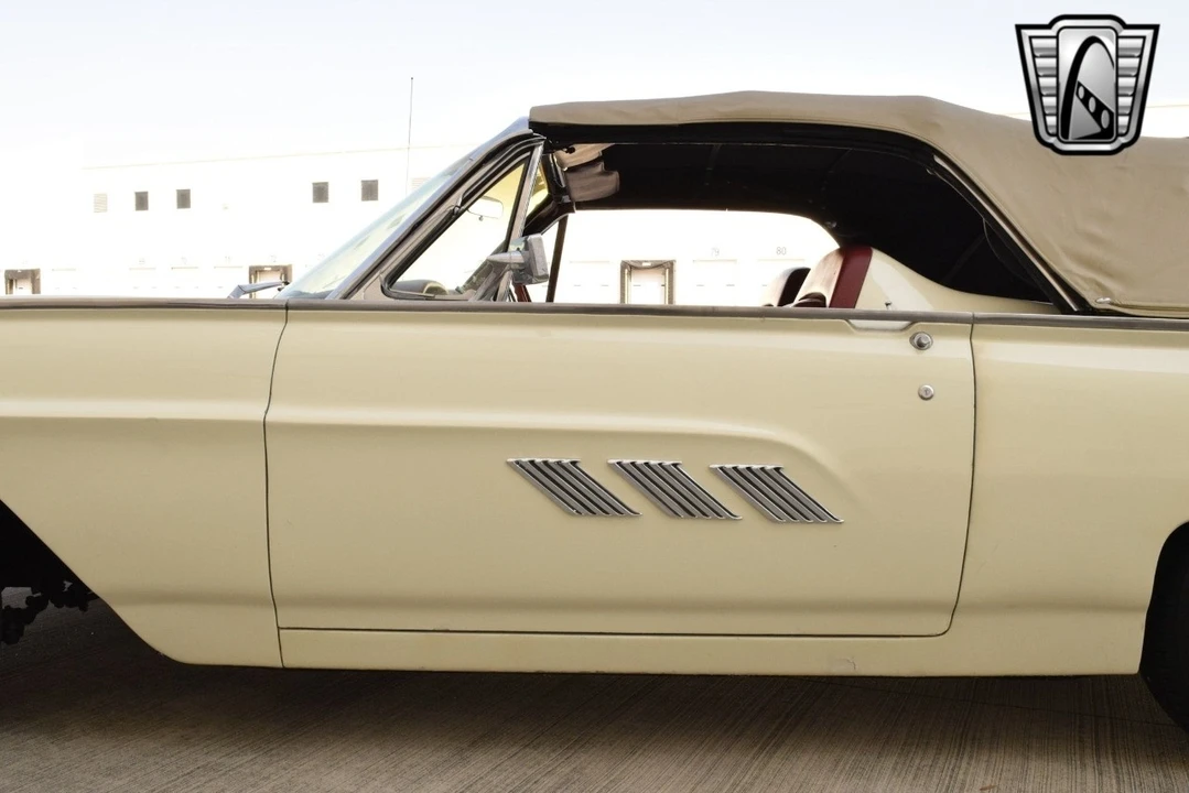 1963 Ford Thunderbird 3rd Gen - Image 10 of 12