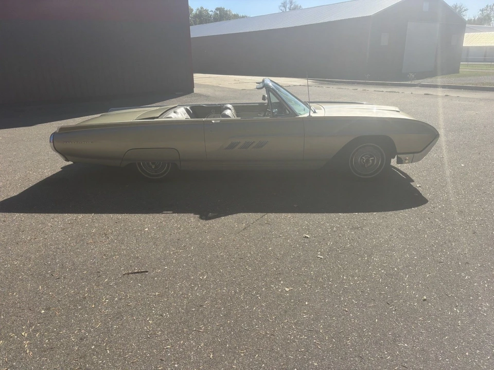 1963 Ford Thunderbird 3rd Gen - Image 11 of 21