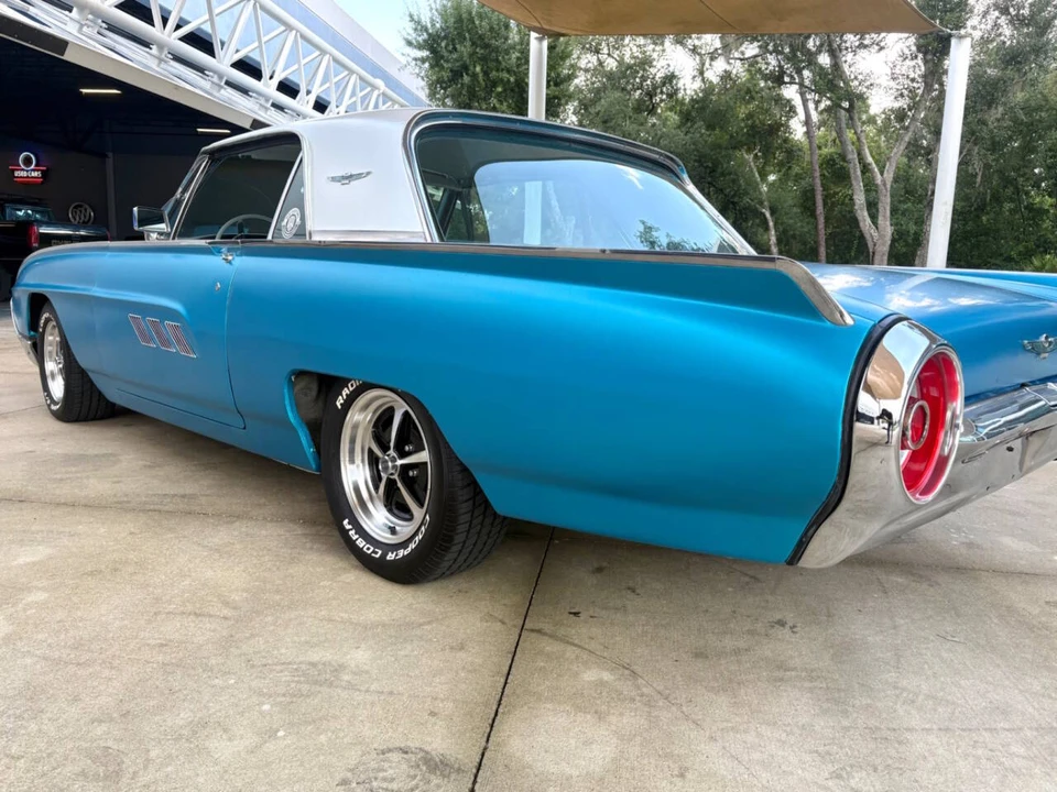 1963 Ford Thunderbird 3rd Gen - Image 16 of 31