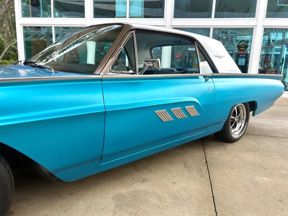 1963 Ford Thunderbird 3rd Gen - Image 14 of 31