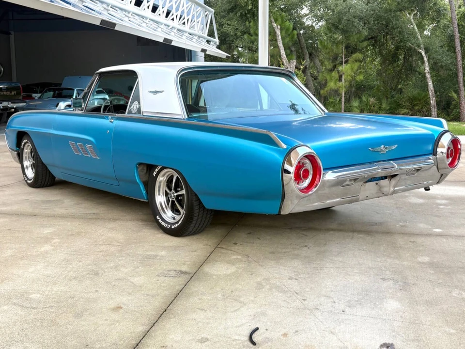 1963 Ford Thunderbird 3rd Gen - Image 11 of 31