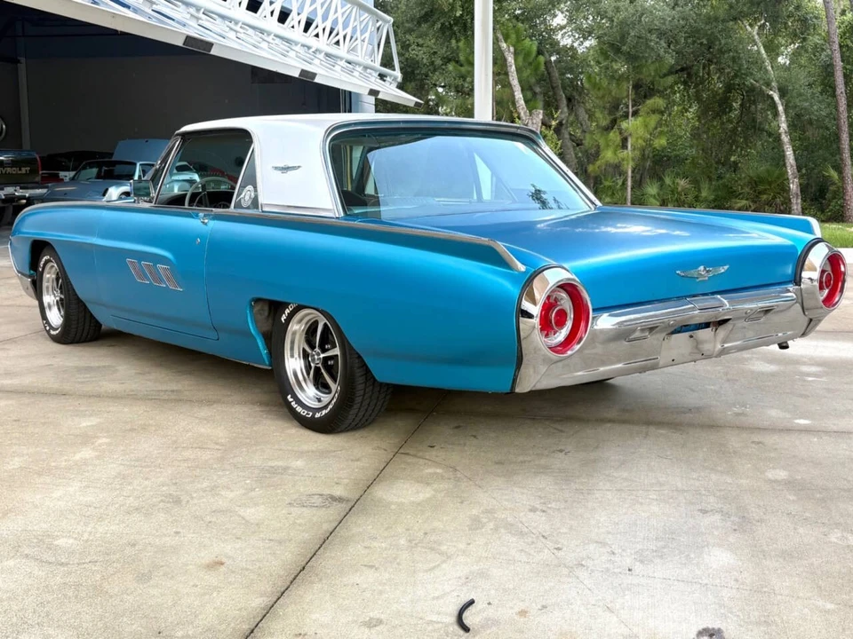 1963 Ford Thunderbird 3rd Gen - Image 10 of 31