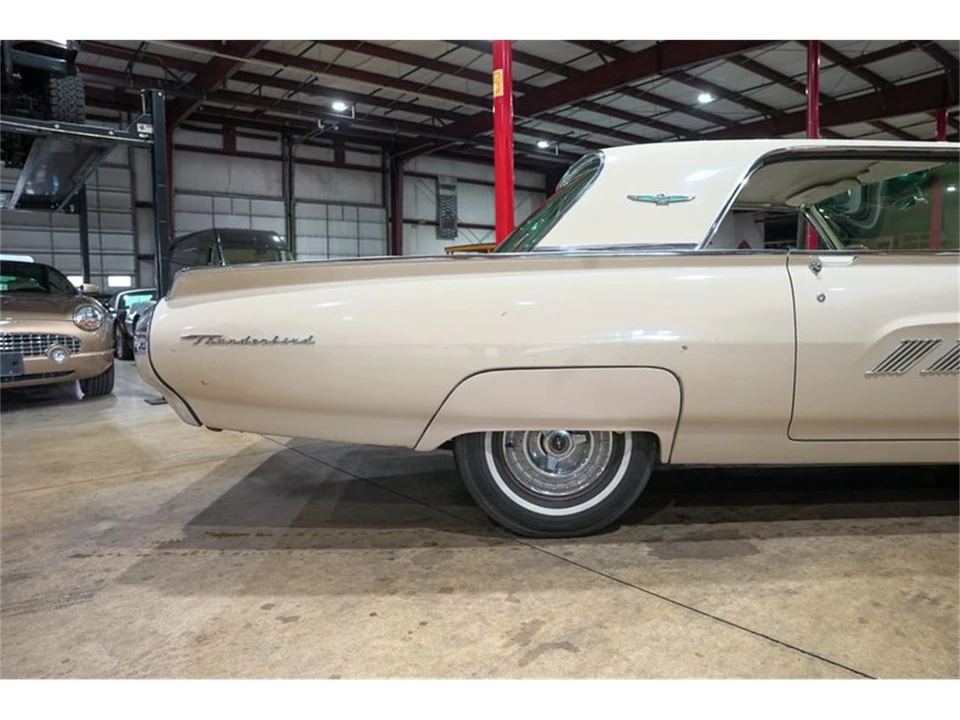 1963 Ford Thunderbird 3rd Gen - Image 9 of 31