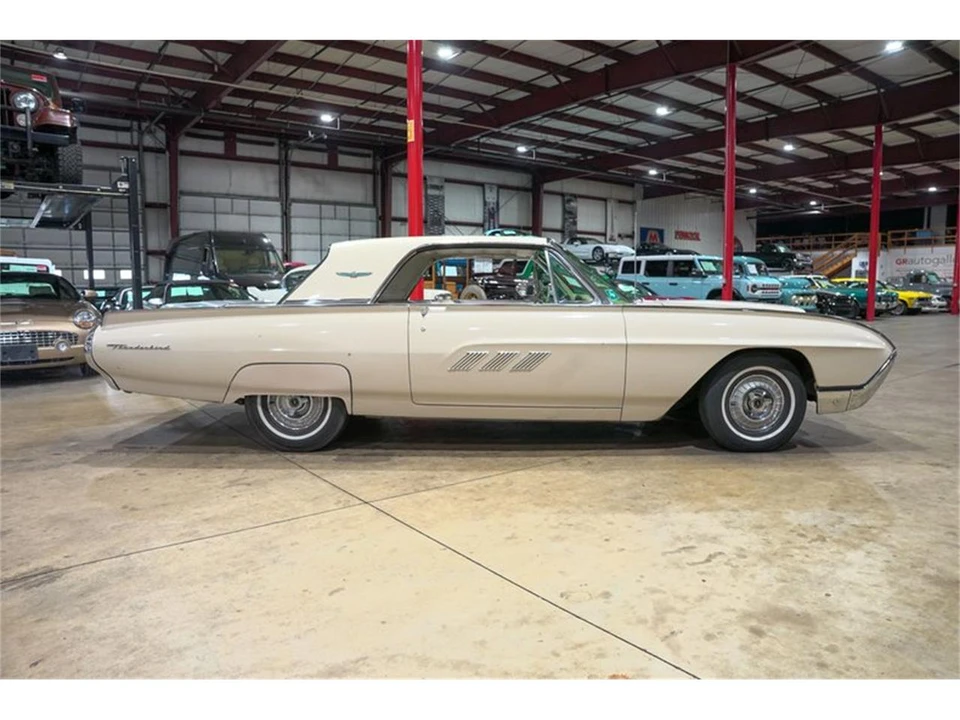 1963 Ford Thunderbird 3rd Gen - Image 10 of 31