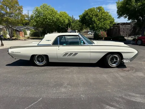 1963 Ford Thunderbird