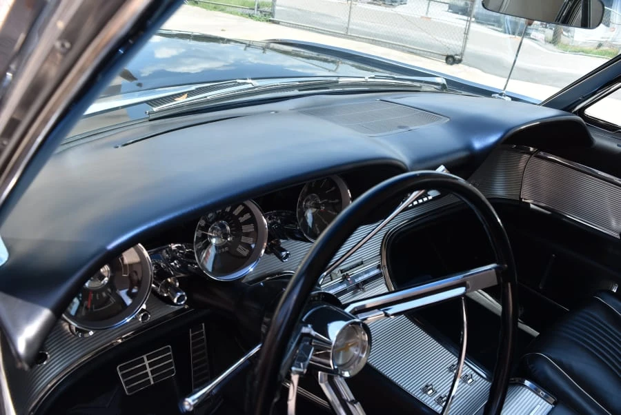 1963 Ford Thunderbird 3rd Gen - Image 24 of 31