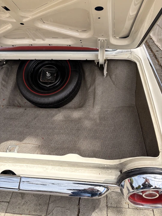 1963 Ford Thunderbird 3rd Gen - Image 9 of 31