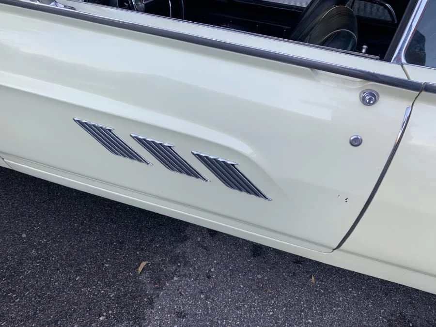 1963 Ford Thunderbird 3rd Gen - Image 11 of 28