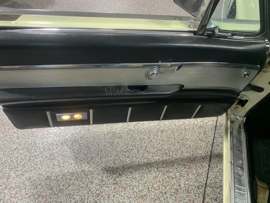 1963 Ford Thunderbird 3rd Gen - Image 21 of 28