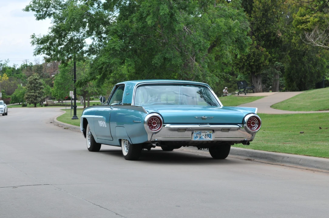 1963 Ford Thunderbird 3rd Gen - Image 13 of 31