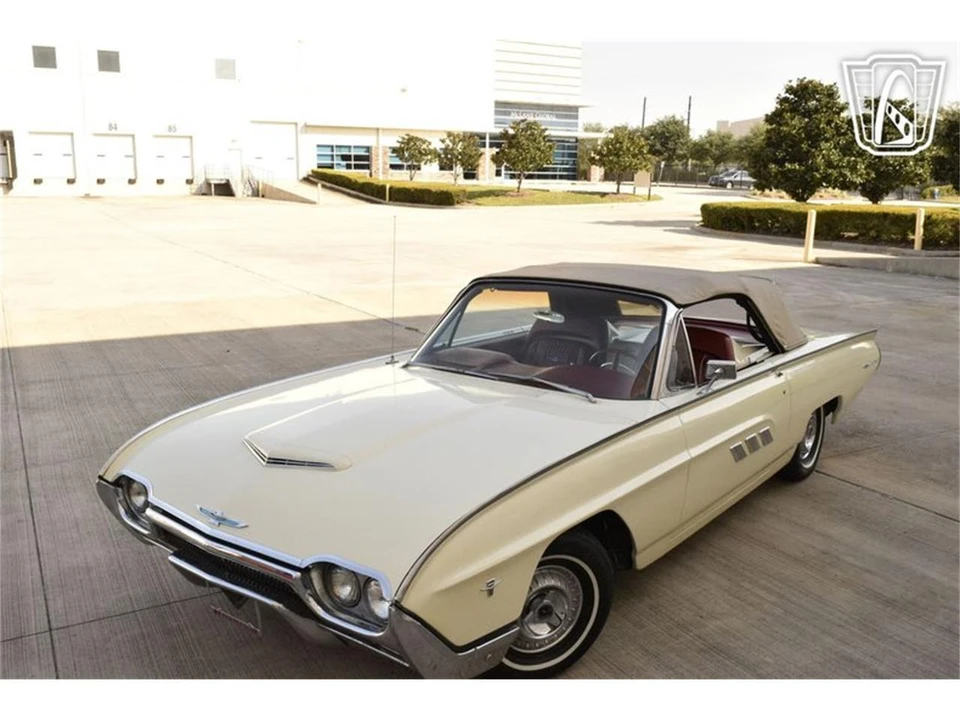 1963 Ford Thunderbird 3rd Gen - Image 26 of 31