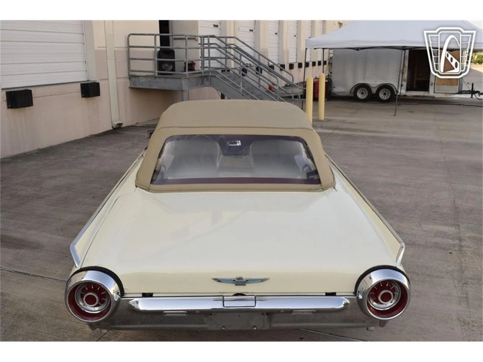 1963 Ford Thunderbird 3rd Gen - Image 11 of 31