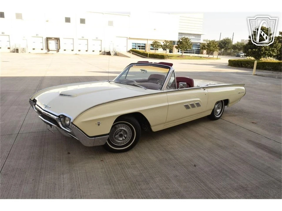 1963 Ford Thunderbird 3rd Gen - Image 2 of 31