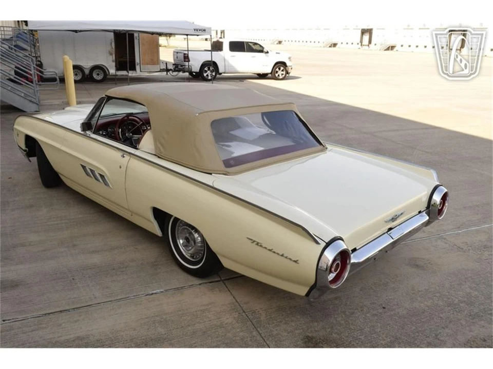 1963 Ford Thunderbird 3rd Gen - Image 7 of 31