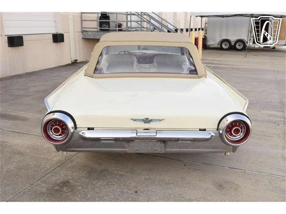 1963 Ford Thunderbird 3rd Gen - Image 12 of 31